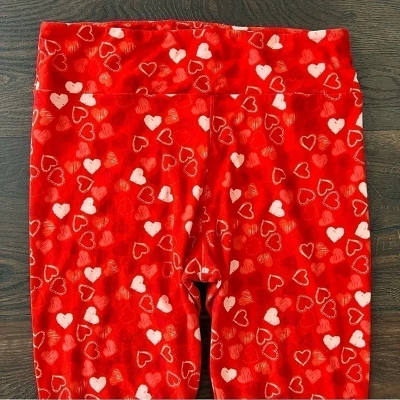 Lularoe TC leggings red hearts design - Picture 2 of 6